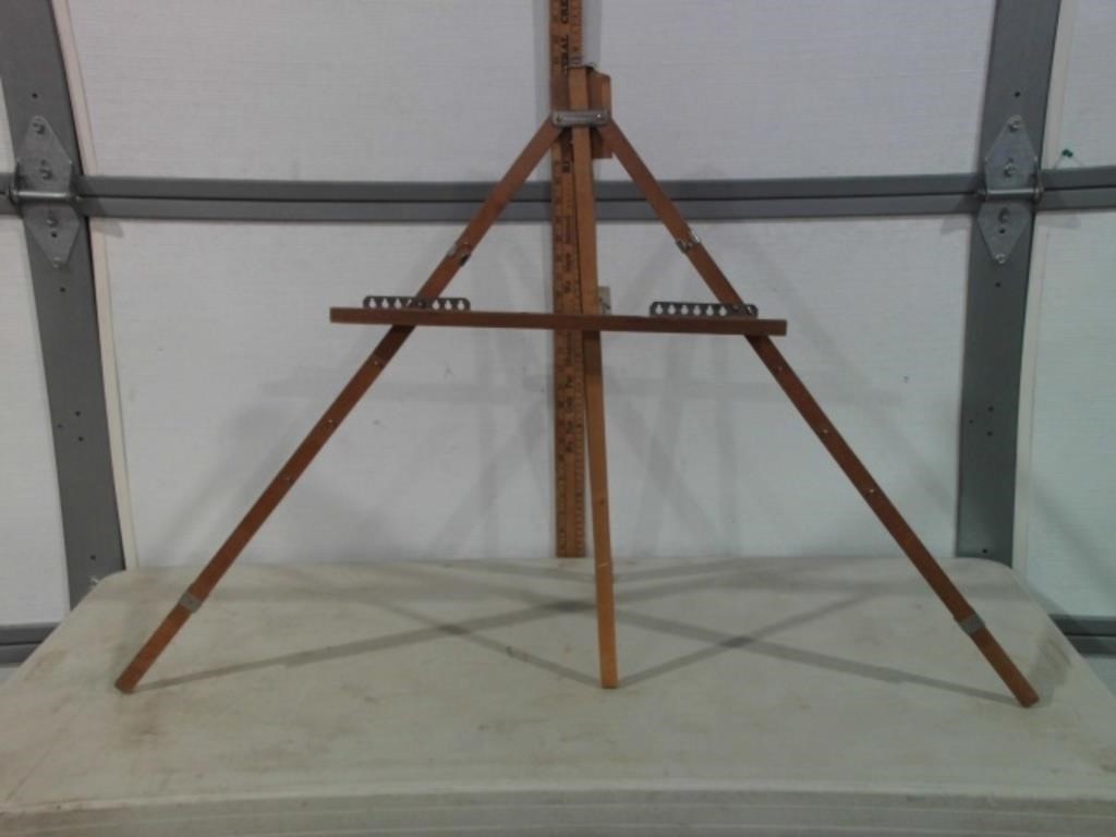 WOOD EASEL