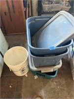 plastic tote with lid lot