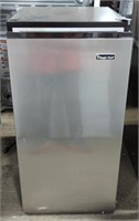 (CY) Magic Chef 3.2 Cu Ft Mini Fridge