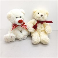 Two bears valentine love heart