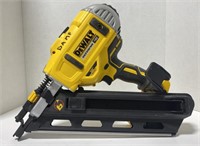 (ZZ) DeWALT 30° Paper Collated Framing Nailer Kit