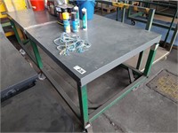Steel Plate Topped Mobile Set Sown Bench