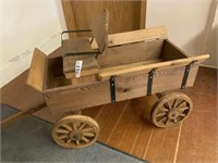 Custom-made child's wood buckboard wagon, 3' box