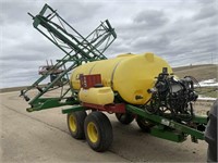 Top Air sprayer, 700 gal, 60' booms, 5 sections,