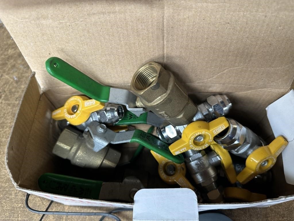 Approx 13 Ball Valves & Dymo Label Printer