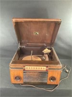 Vintage RCA Victor Radio & Record Player