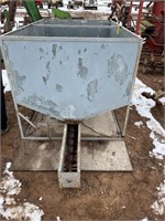 Feed Dispenser Tank with Auger