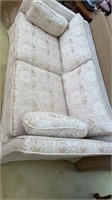 Simmons rest couch in cream and tan damask