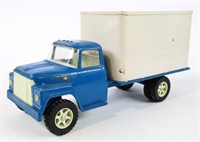 Vintage Ertl International Box Truck
