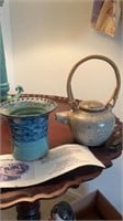 Pottery pieces, Teapot marked BG80, Donnangelo