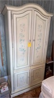 STANLEY ARMOIRE