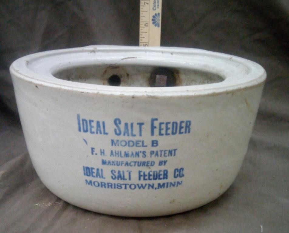 Ideal Salt Feeder Model B