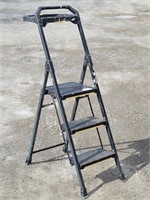 Three Step Gorilla Ladder w/ Work Tray