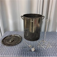 J2 15 inch deep Stock pot Metal W / Thermometer