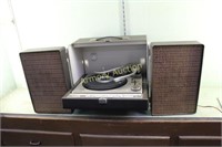 VINTAGE GE SOLID STATE 300 PORTABLE RECORD PLAYER