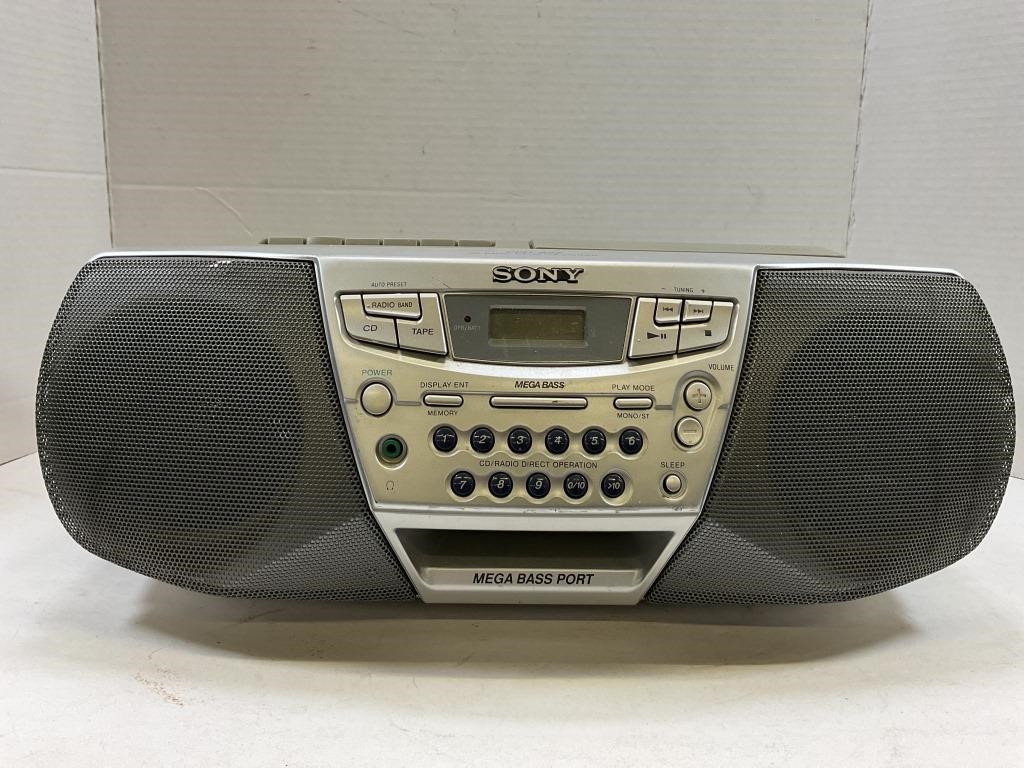 SONY SFD-S22 BOOM BOX WITH MEGA BASS PORT - WORKS