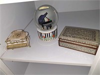 2 MUSIC BOXES AND BOX