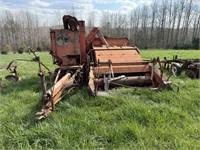 Allis Chalmers Vintage 66 Combine Harvester