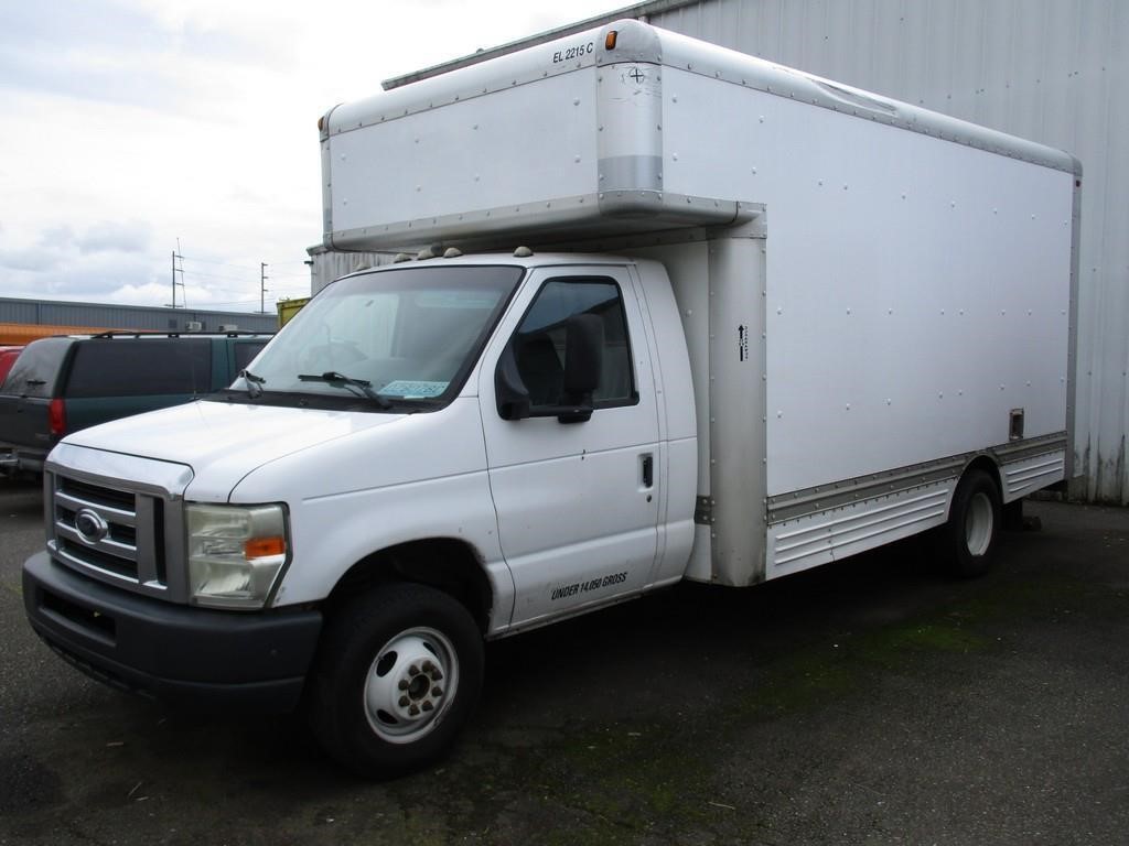 2009 E450 17' Box Truck