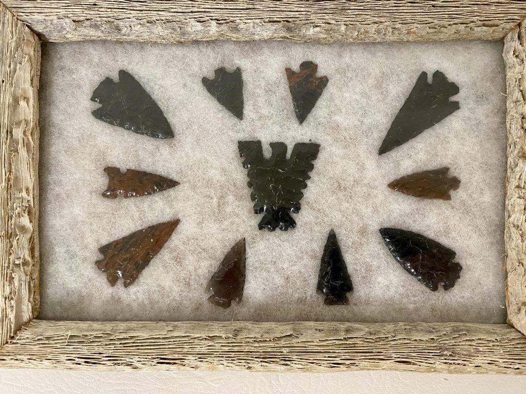Native American Arrowheads in Frame 9.5 x 6,5