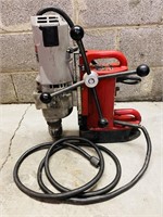 Milwaukee Electromagnetic Drill Press 20 x 17