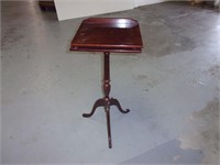 Wood Music Stand 33"