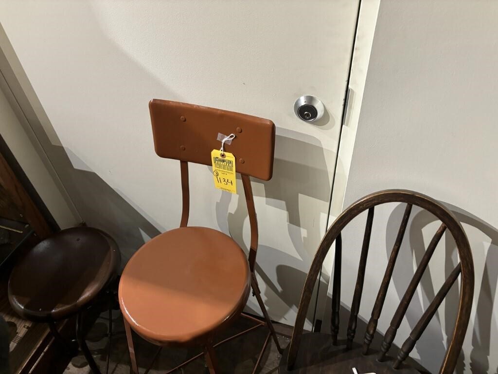 ASSORTED STOOLS / CHAIR