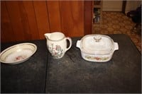Baking dish with lid, bowl, pitcher