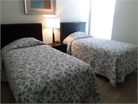 Twin bed set-up gray/white