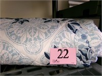 TWIN SIZE BEDSPREAD