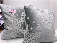 PAIR OF CHRISTMAS THEME THROW PILLOWS