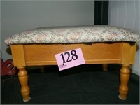 LIDDED UPHOLSTERED FOOT STOOL