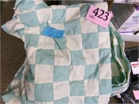 MINT GREEN AND WHITE QUILT TOPPER