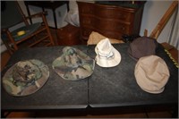 Hat lot C