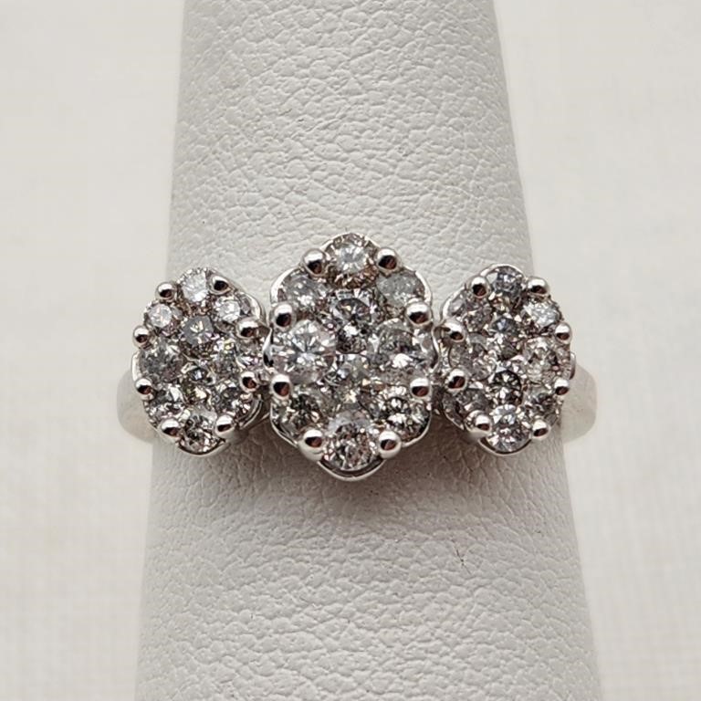 10K White Gold Ring Diamonds