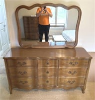 Bassett Dresser With Mirror