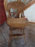 Wooden highchair (house)