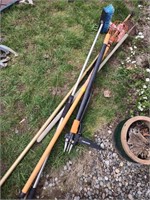 Lot of yard tools (shed2)