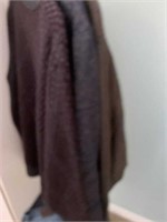 LOT OF MENS SWEATER SIZE LARGE