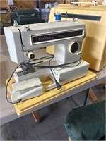 Kenmore Sewing Machine, powers on