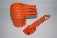 Vtg Tupperware Orange Measuring Cups + Spoons