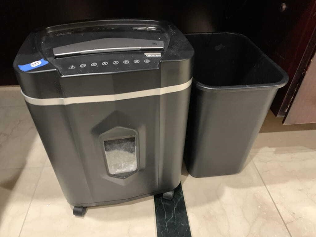 PAPER SHREDDER AND TRASH CAN