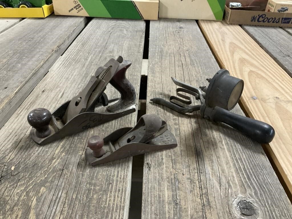 Two Wood Planes and Prod