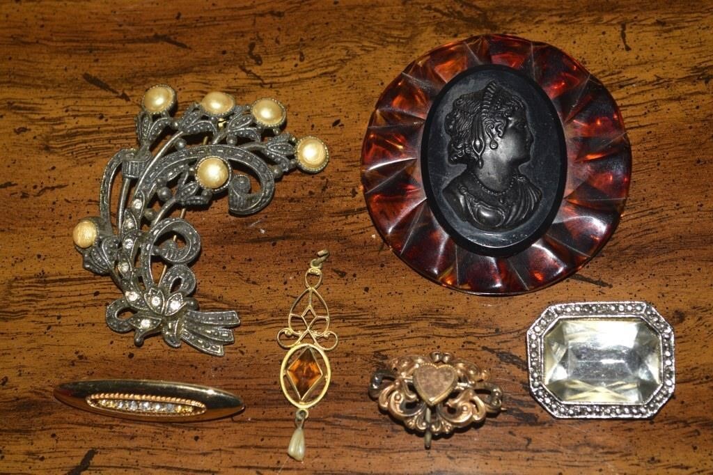 Antique/Vintage Jewelry Lot: GF Pin, Cameo +