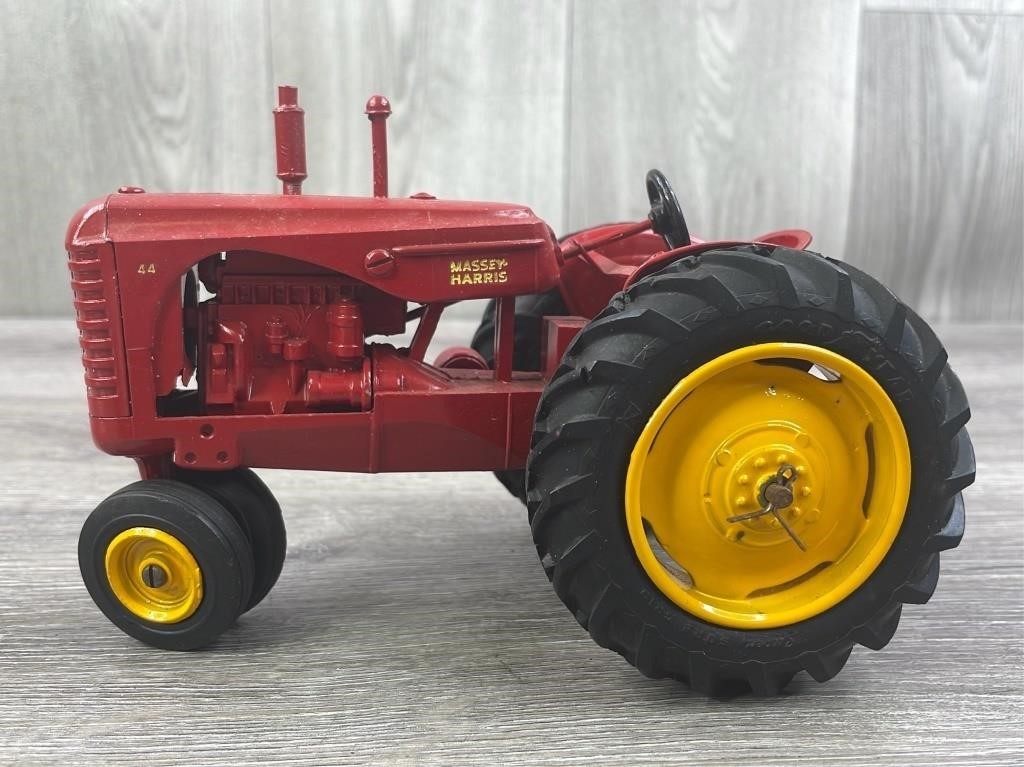 April Live Farm Toy & Pedal Auction