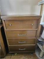 Mid Century Modern 4 drawer chest of drawers