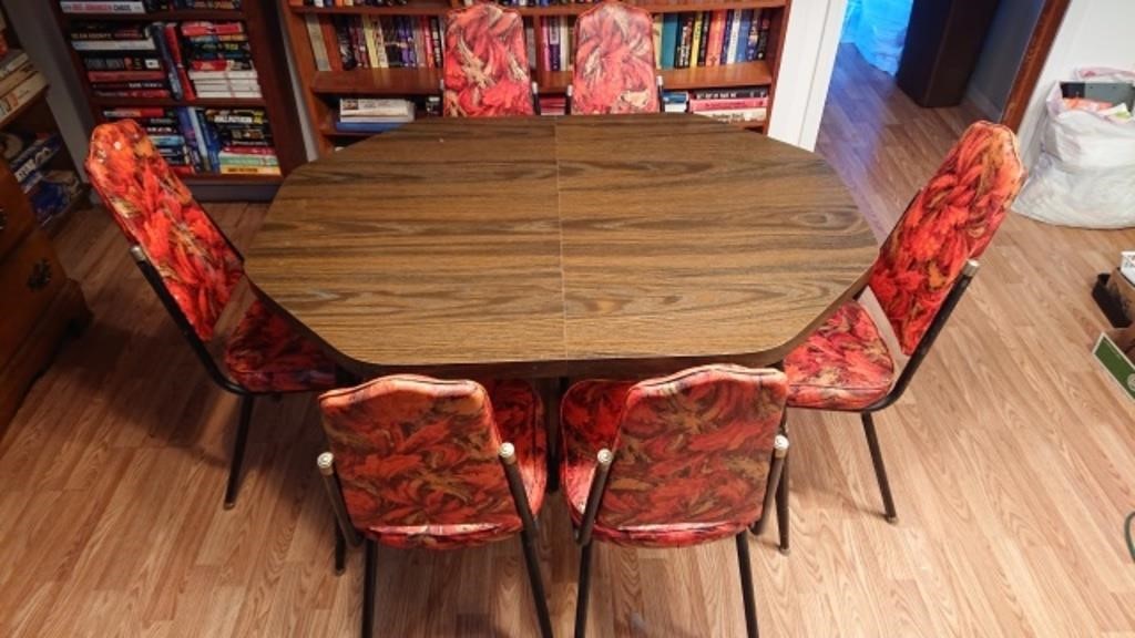 Mid Century Modern table and 6 chairs