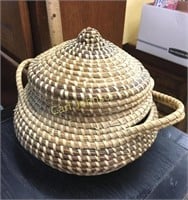 WOVEN SWEETGRASS INDIAN BASKET W/ LID