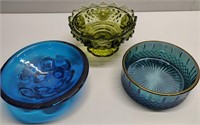 3 Bowls incl Carnival Glass