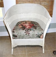 vintage wicker occasional chair 29"h x 29"w